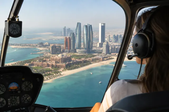 Helicopter Tour Abu Dhabi (15 mins)